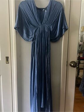 Elegant Blue Midi Dress with Draped Sleeves